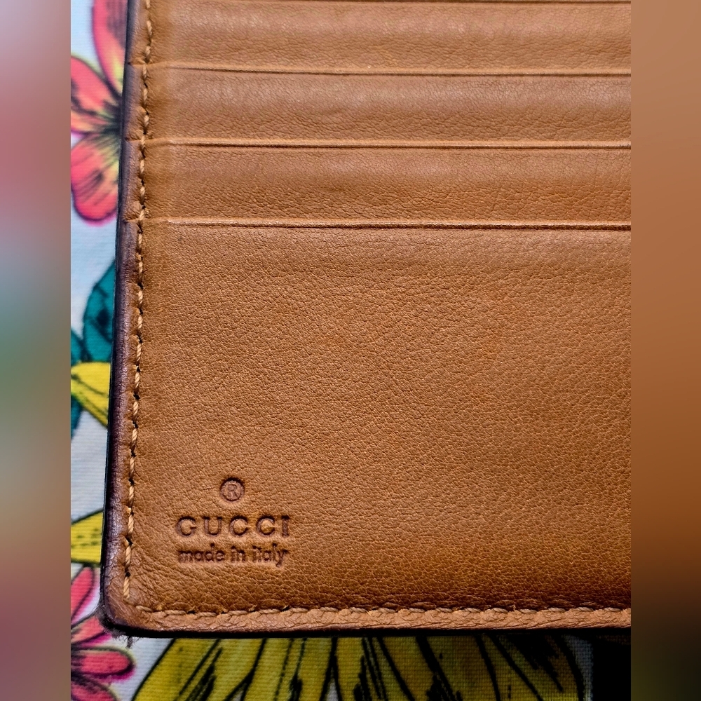 Gucci Brown Leather Bifold Wallet with Interlocking GG Logo - Picture 7 of 17